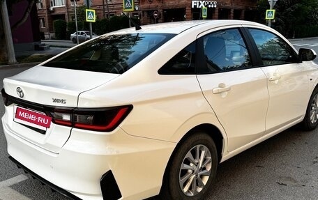 Toyota Yaris XP150 рестайлинг, 2022 год, 2 250 000 рублей, 3 фотография