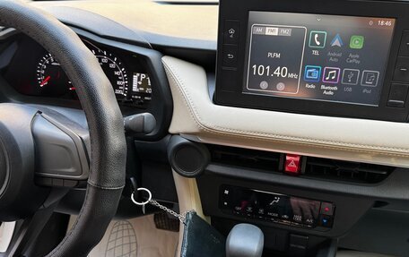 Toyota Yaris XP150 рестайлинг, 2022 год, 2 250 000 рублей, 10 фотография