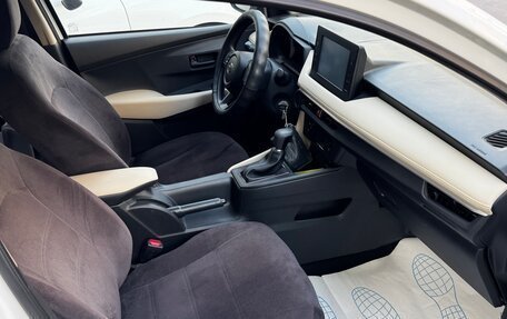 Toyota Yaris XP150 рестайлинг, 2022 год, 2 250 000 рублей, 12 фотография