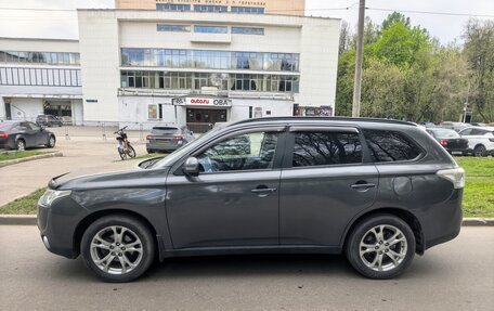 Mitsubishi Outlander III рестайлинг 3, 2013 год, 1 570 000 рублей, 3 фотография
