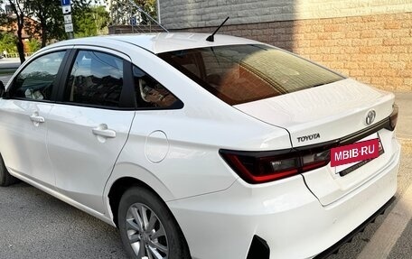 Toyota Yaris XP150 рестайлинг, 2022 год, 2 250 000 рублей, 4 фотография