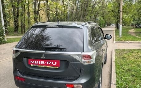 Mitsubishi Outlander III рестайлинг 3, 2013 год, 1 570 000 рублей, 6 фотография