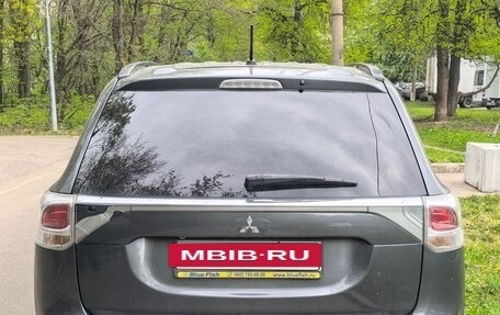 Mitsubishi Outlander III рестайлинг 3, 2013 год, 1 570 000 рублей, 5 фотография