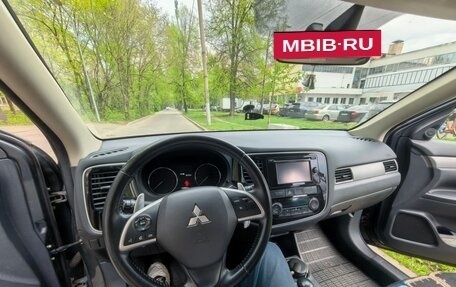Mitsubishi Outlander III рестайлинг 3, 2013 год, 1 570 000 рублей, 11 фотография