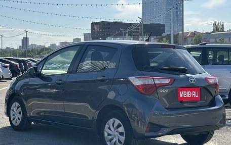 Toyota Vitz, 2019 год, 975 000 рублей, 4 фотография