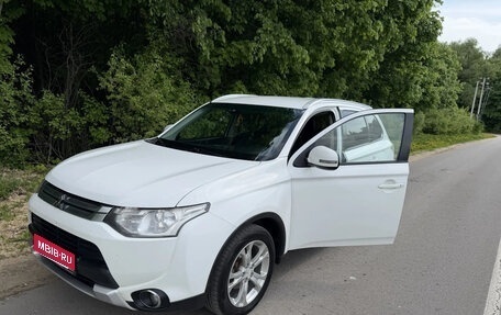 Mitsubishi Outlander III рестайлинг 3, 2014 год, 1 350 000 рублей, 1 фотография