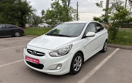 Hyundai Solaris II рестайлинг, 2013 год, 900 000 рублей, 1 фотография