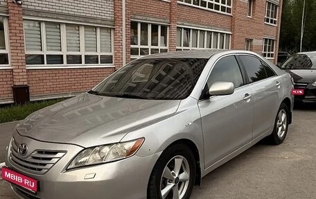 Toyota Camry, 2007 год, 660 000 рублей, 1 фотография