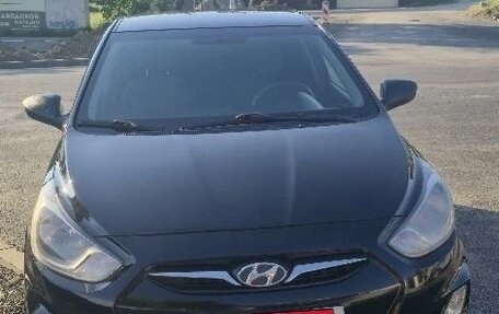 Hyundai Solaris II рестайлинг, 2013 год, 770 000 рублей, 1 фотография