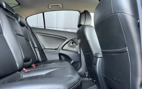 Toyota Avensis III рестайлинг, 2010 год, 1 045 000 рублей, 21 фотография