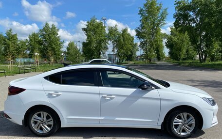 Hyundai Elantra VI рестайлинг, 2020 год, 1 900 000 рублей, 6 фотография