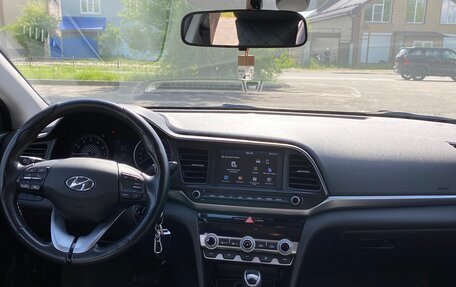 Hyundai Elantra VI рестайлинг, 2020 год, 1 900 000 рублей, 8 фотография