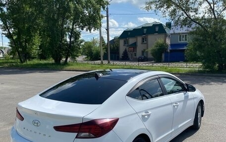 Hyundai Elantra VI рестайлинг, 2020 год, 1 900 000 рублей, 5 фотография