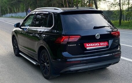 Volkswagen Tiguan II, 2018 год, 2 200 000 рублей, 14 фотография