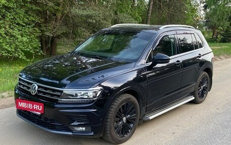 Volkswagen Tiguan II, 2018 год, 2 200 000 рублей, 5 фотография