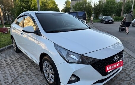 Hyundai Solaris II рестайлинг, 2020 год, 1 350 000 рублей, 3 фотография