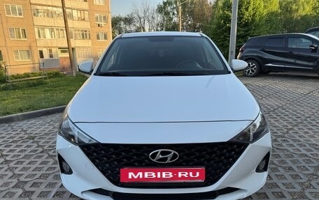 Hyundai Solaris II рестайлинг, 2020 год, 1 350 000 рублей, 2 фотография