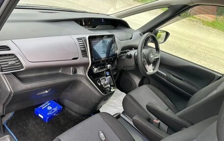 Nissan Serena IV, 2021 год, 2 444 000 рублей, 10 фотография