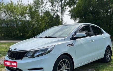 KIA Rio III рестайлинг, 2015 год, 880 000 рублей, 4 фотография