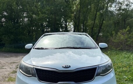 KIA Rio III рестайлинг, 2015 год, 880 000 рублей, 3 фотография