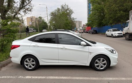 Hyundai Solaris II рестайлинг, 2013 год, 900 000 рублей, 4 фотография