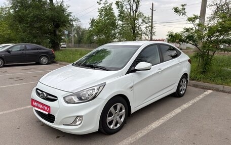 Hyundai Solaris II рестайлинг, 2013 год, 900 000 рублей, 9 фотография