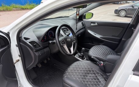 Hyundai Solaris II рестайлинг, 2013 год, 900 000 рублей, 11 фотография