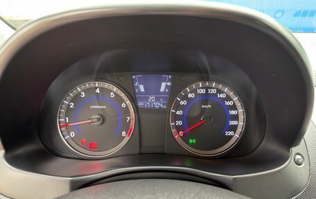 Hyundai Solaris II рестайлинг, 2013 год, 900 000 рублей, 14 фотография