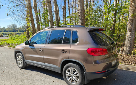 Volkswagen Tiguan I, 2016 год, 1 800 000 рублей, 4 фотография