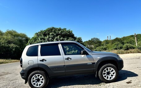 Chevrolet Niva I рестайлинг, 2009 год, 590 000 рублей, 8 фотография