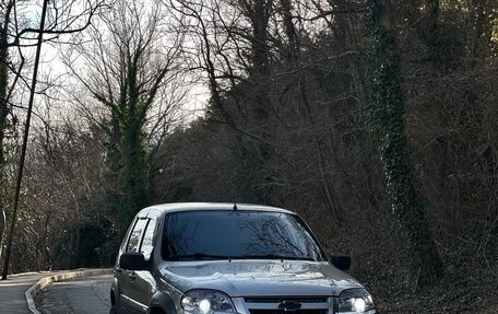 Chevrolet Niva I рестайлинг, 2009 год, 590 000 рублей, 3 фотография