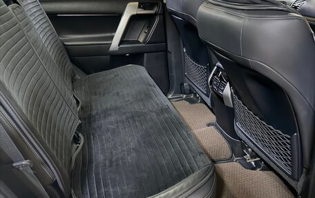Toyota Land Cruiser Prado 150 рестайлинг 2, 2019 год, 5 000 000 рублей, 4 фотография