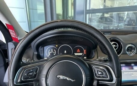 Jaguar XJ IV (X351), 2016 год, 2 750 000 рублей, 6 фотография