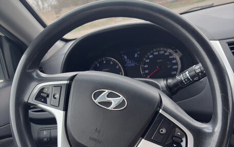 Hyundai Solaris II рестайлинг, 2011 год, 650 000 рублей, 10 фотография