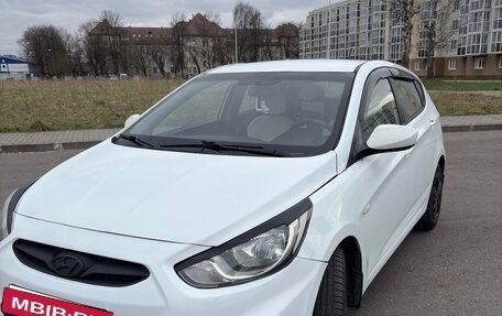 Hyundai Solaris II рестайлинг, 2011 год, 650 000 рублей, 6 фотография