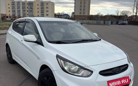 Hyundai Solaris II рестайлинг, 2011 год, 650 000 рублей, 7 фотография