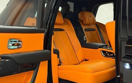 Rolls-Royce Cullinan, 2026 год, 67 000 000 рублей, 16 фотография