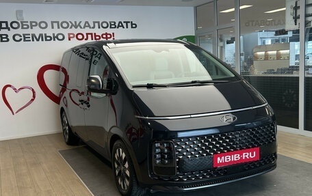 Hyundai Staria, 2022 год, 4 750 000 рублей, 3 фотография