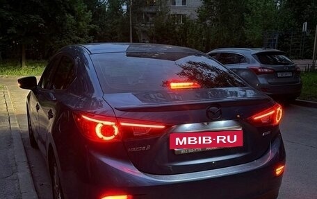 Mazda 3, 2016 год, 1 800 000 рублей, 2 фотография