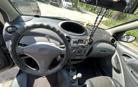 Toyota Yaris I рестайлинг, 2002 год, 700 000 рублей, 7 фотография