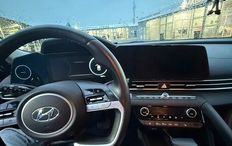 Hyundai Elantra, 2021 год, 2 100 000 рублей, 12 фотография