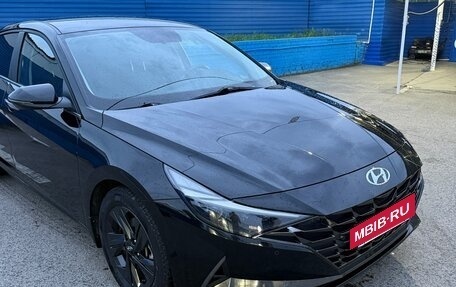 Hyundai Elantra, 2021 год, 2 100 000 рублей, 2 фотография