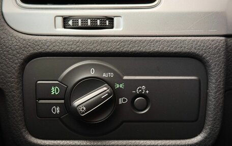 Volkswagen Touareg III, 2015 год, 2 320 000 рублей, 21 фотография