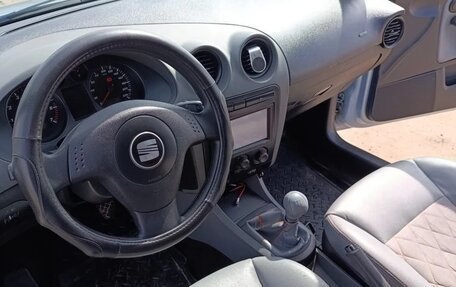 SEAT Ibiza III рестайлинг, 2004 год, 350 000 рублей, 2 фотография