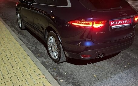 Jaguar F-Pace, 2016 год, 2 750 000 рублей, 3 фотография