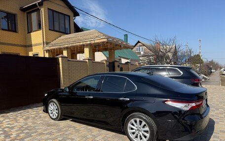 Toyota Camry, 2020 год, 2 800 000 рублей, 4 фотография
