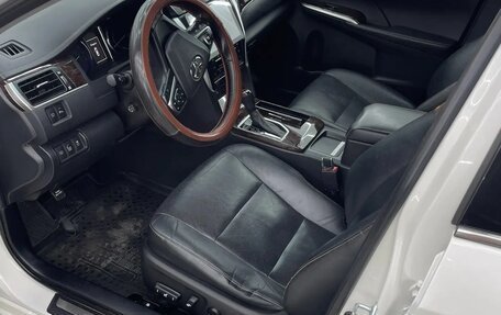 Toyota Camry, 2016 год, 2 400 000 рублей, 5 фотография