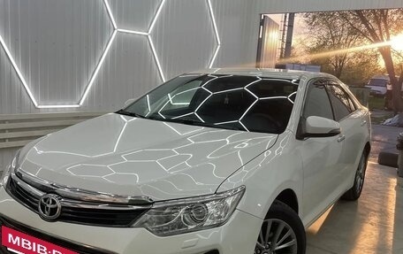 Toyota Camry, 2016 год, 2 400 000 рублей, 6 фотография