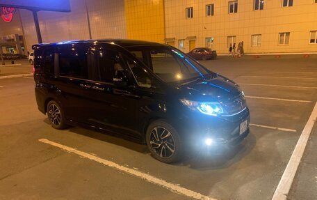 Honda Stepwgn IV, 2015 год, 2 150 000 рублей, 2 фотография