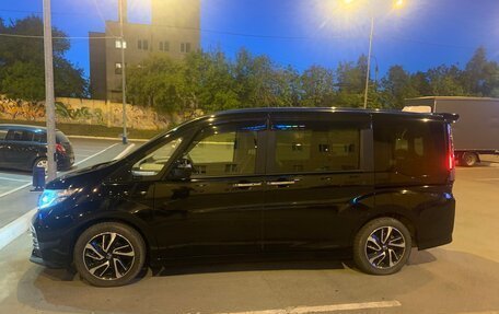 Honda Stepwgn IV, 2015 год, 2 150 000 рублей, 4 фотография